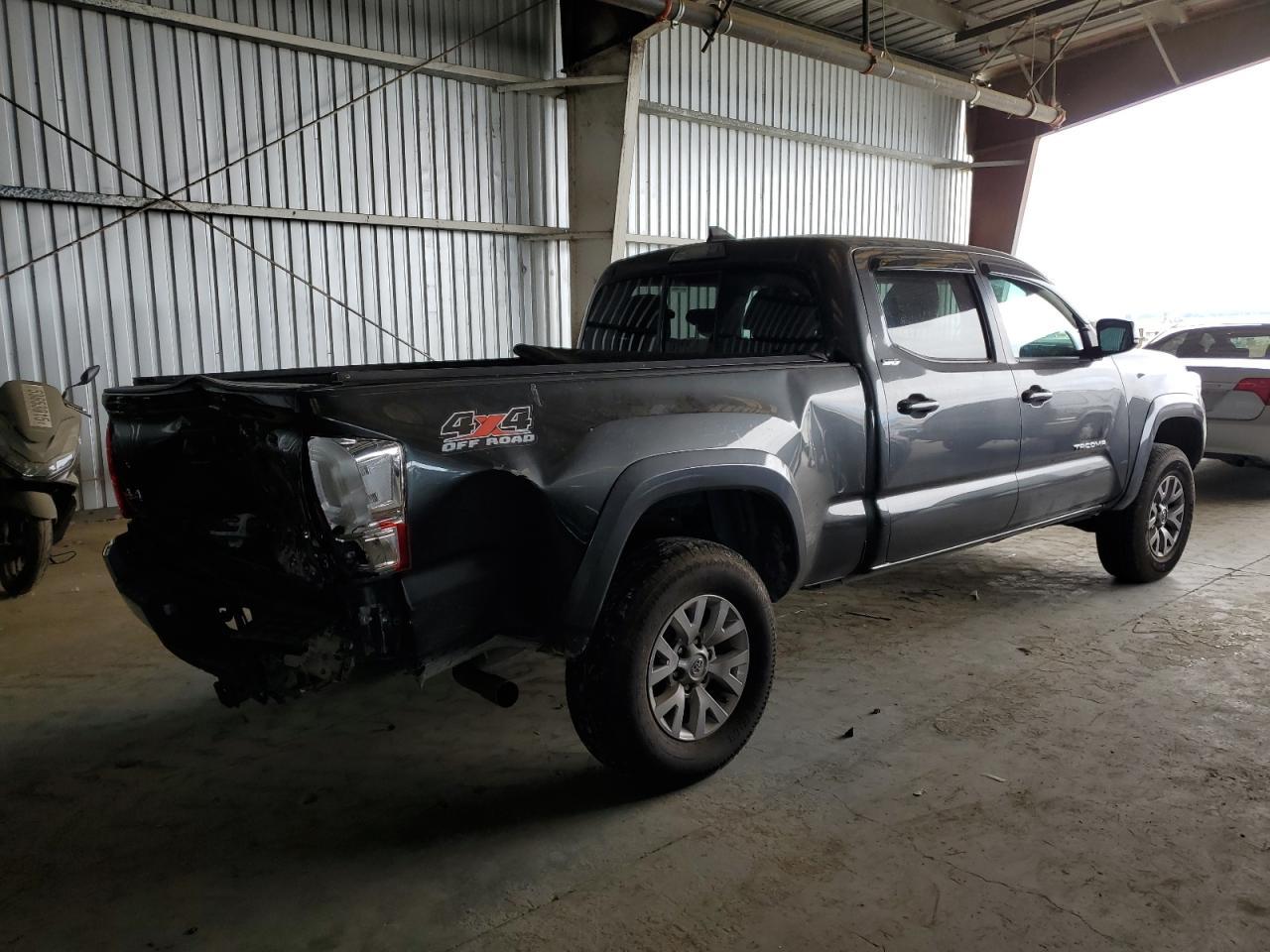 2017 Toyota Tacoma Double Cab - Фото 3