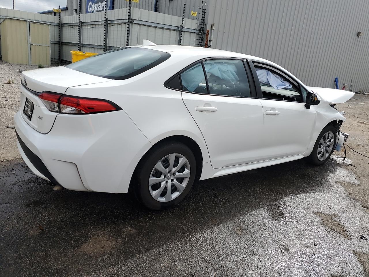 2022 Toyota Corolla Le - Image 3