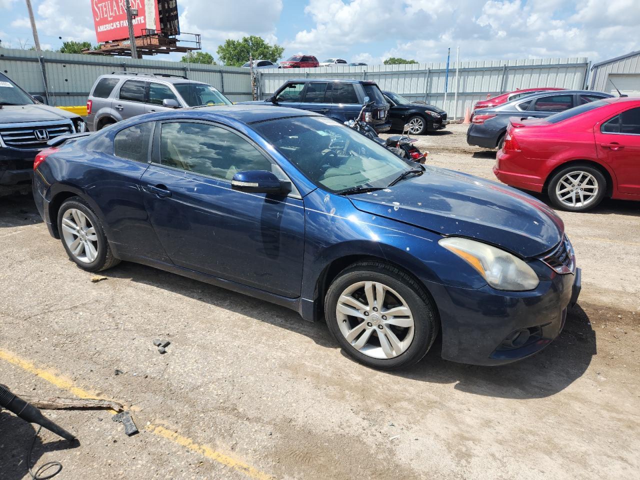 2012 Nissan Altima S - Image 4