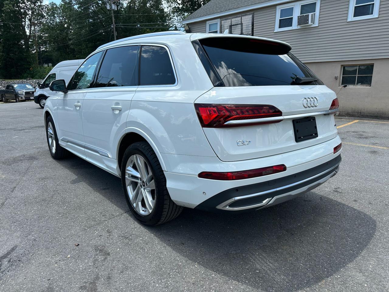 2023 Audi Q7 Premium Plus - Фото 2