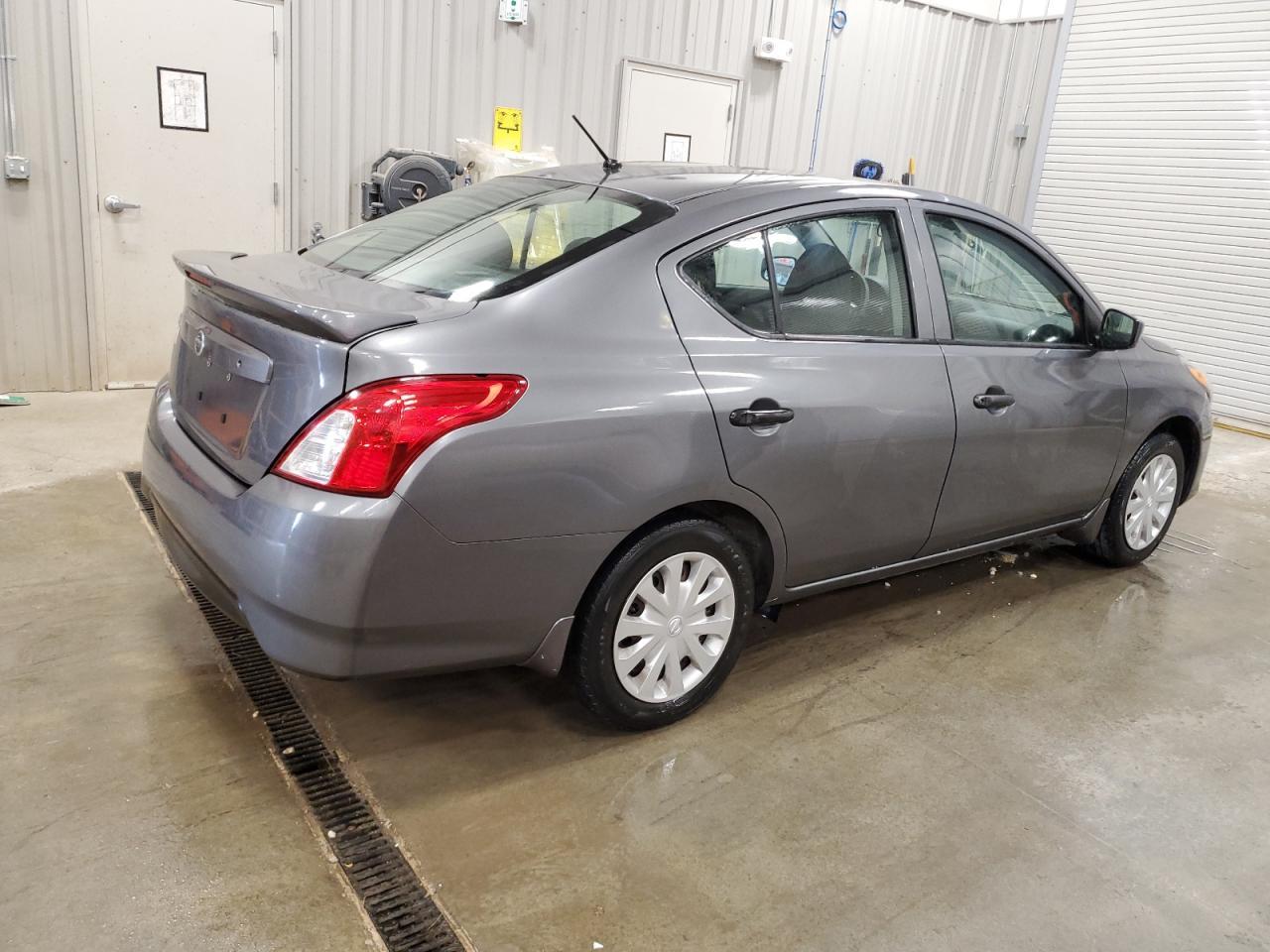 2017 Nissan Versa S - Image 3