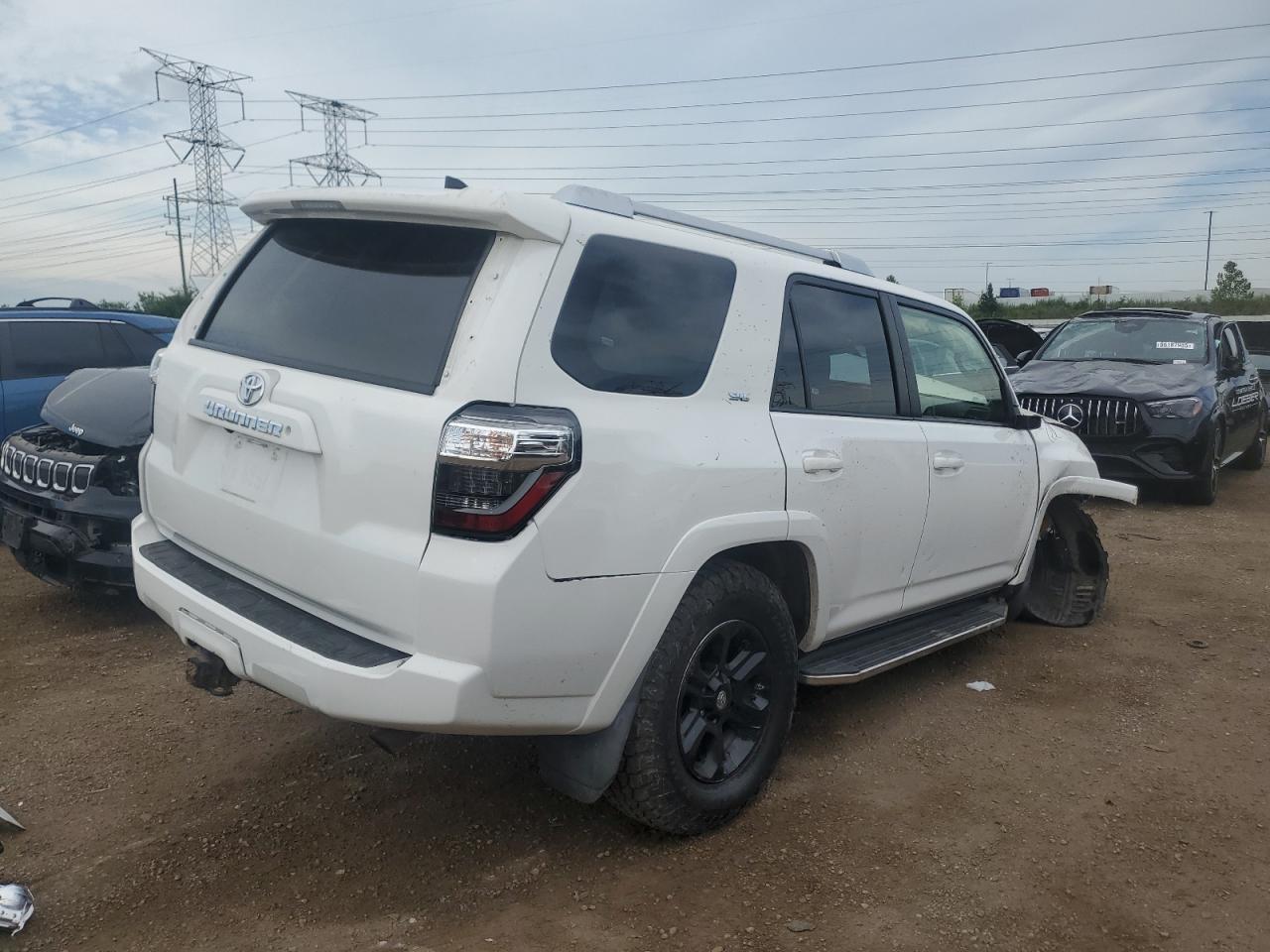 2016 Toyota 4Runner Sr5/Sr5 Premium - Image 3