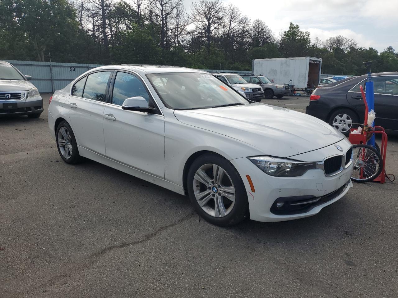 2017 BMW 330 Xi - Фото 4