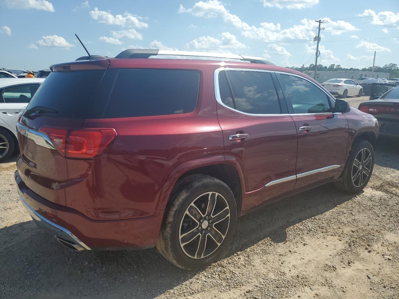 2017 GMC Acadia Denali - Фото 3