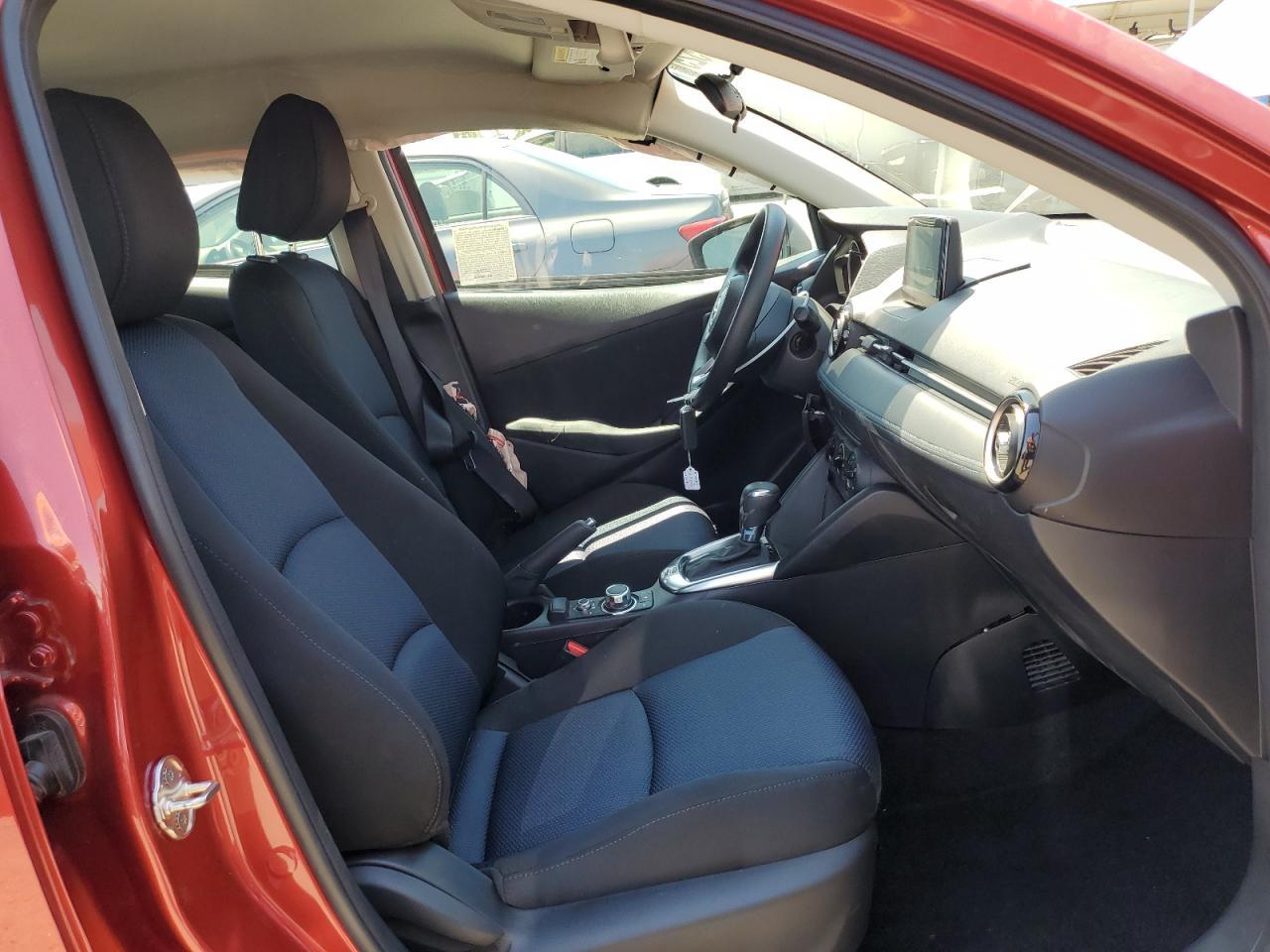 2020 Toyota Yaris L - Фото 7