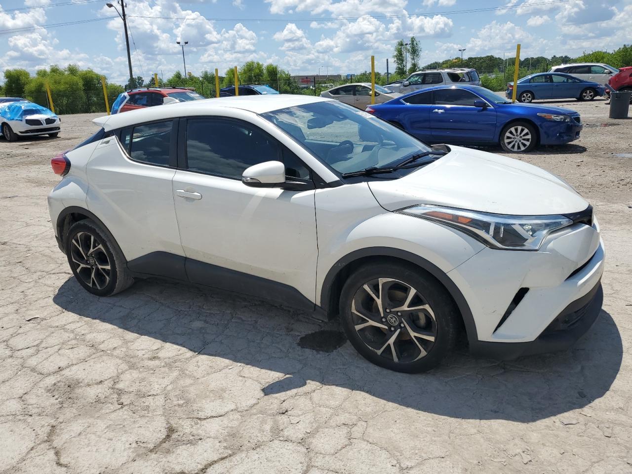 2019 Toyota C-Hr Xle - Image 4