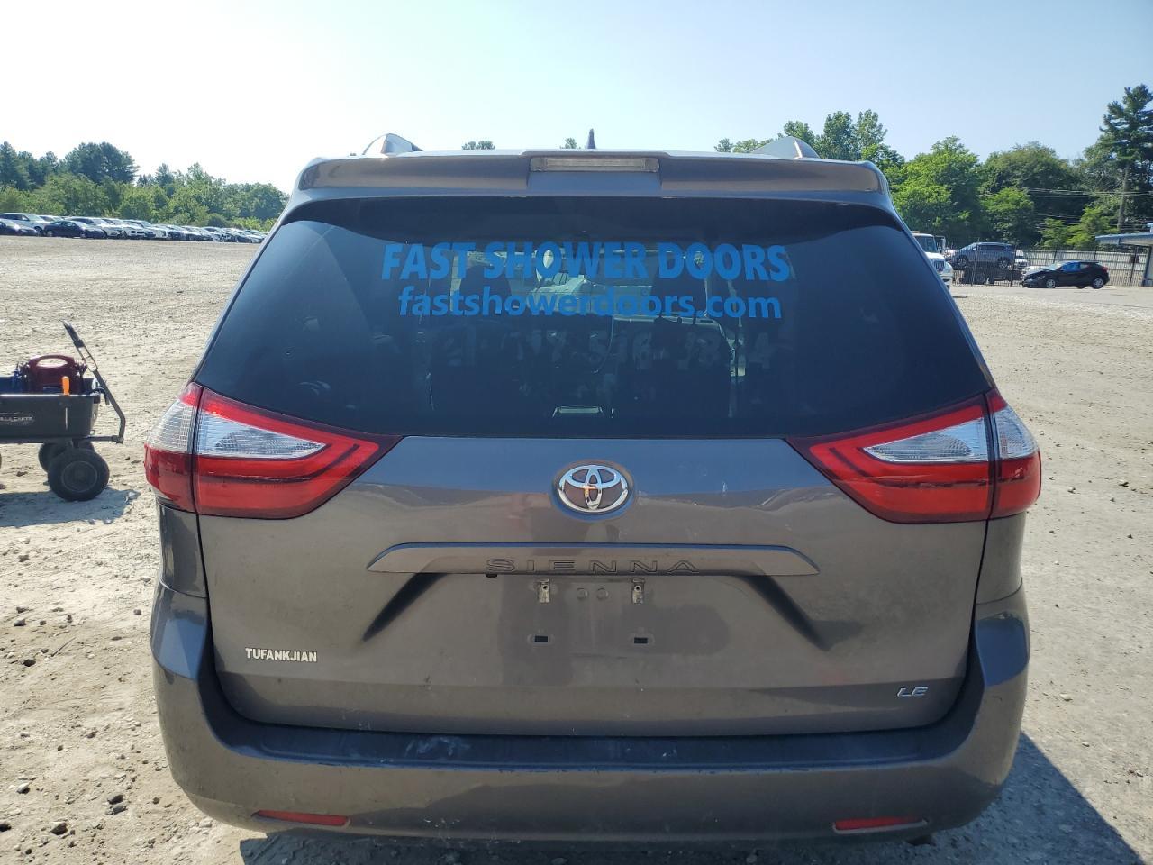 2019 Toyota Sienna Le - Image 6