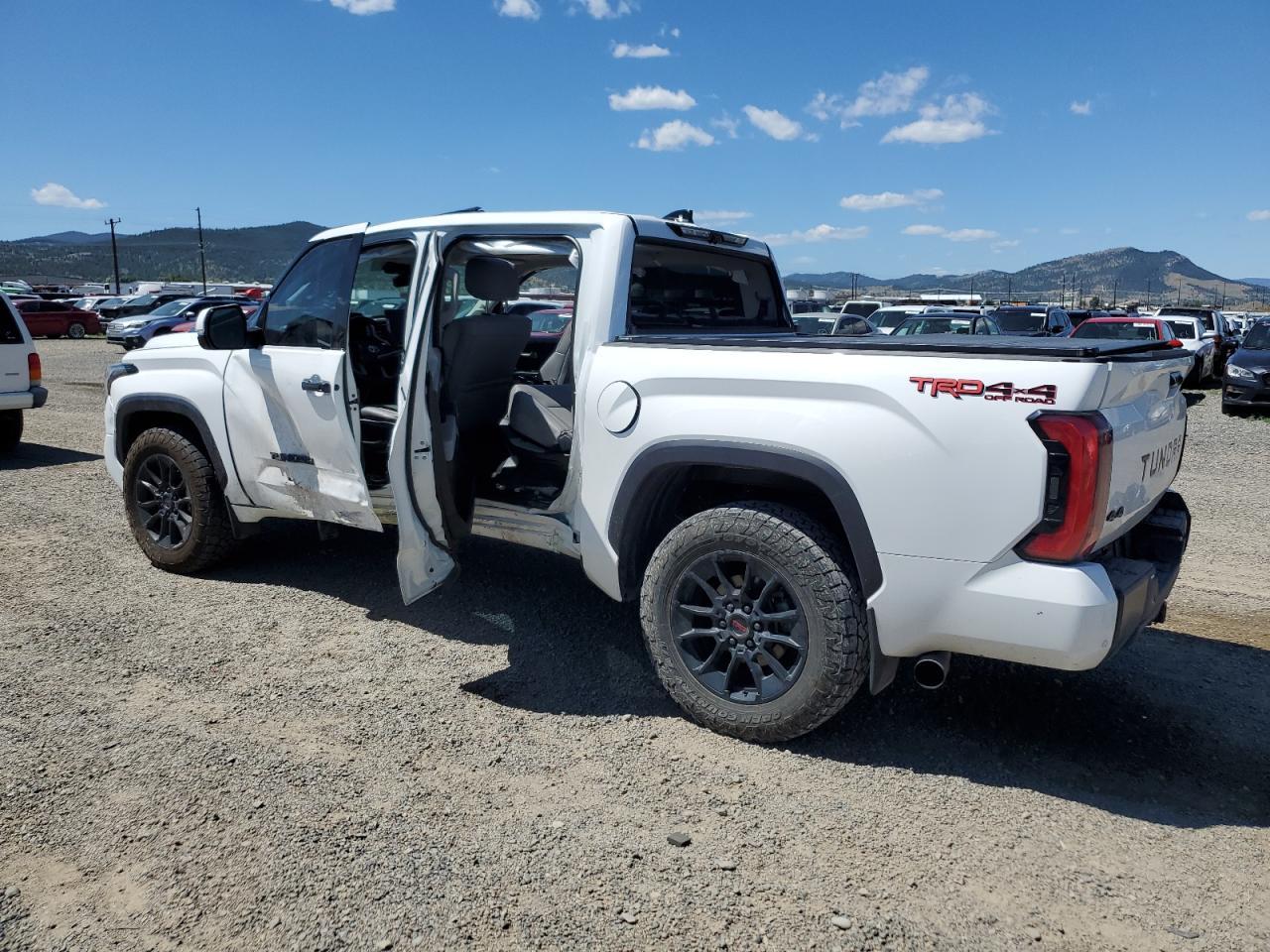 2022 Toyota Tundra Crewmax Limited - Фото 2