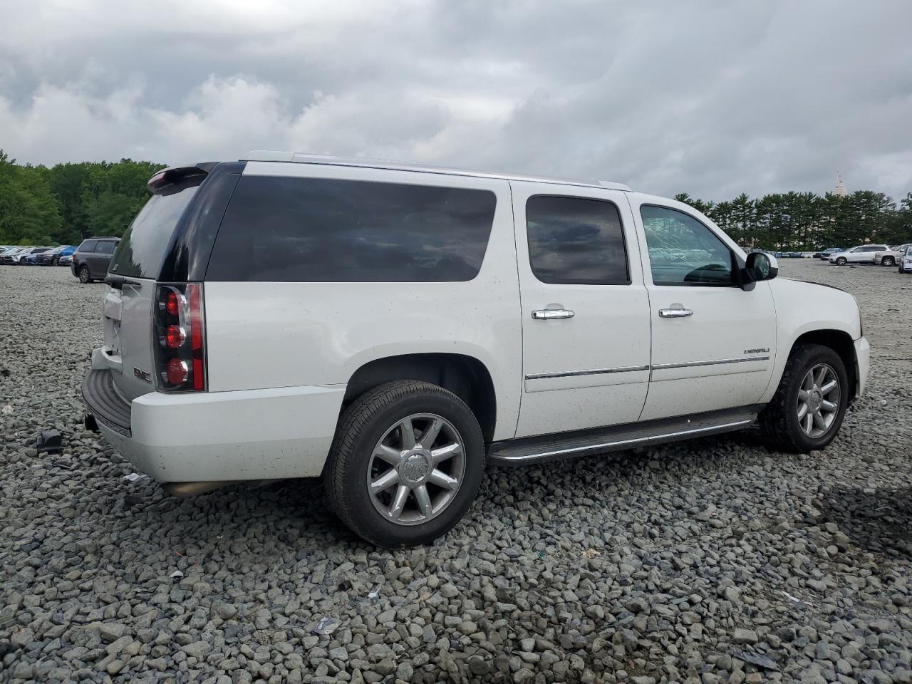2011 GMC Yukon Xl Denali - Image 3