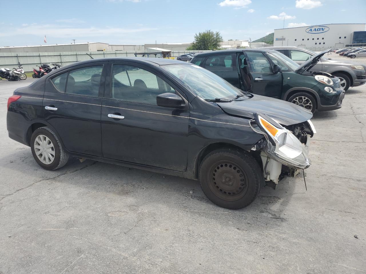 2016 Nissan Versa S - Image 4
