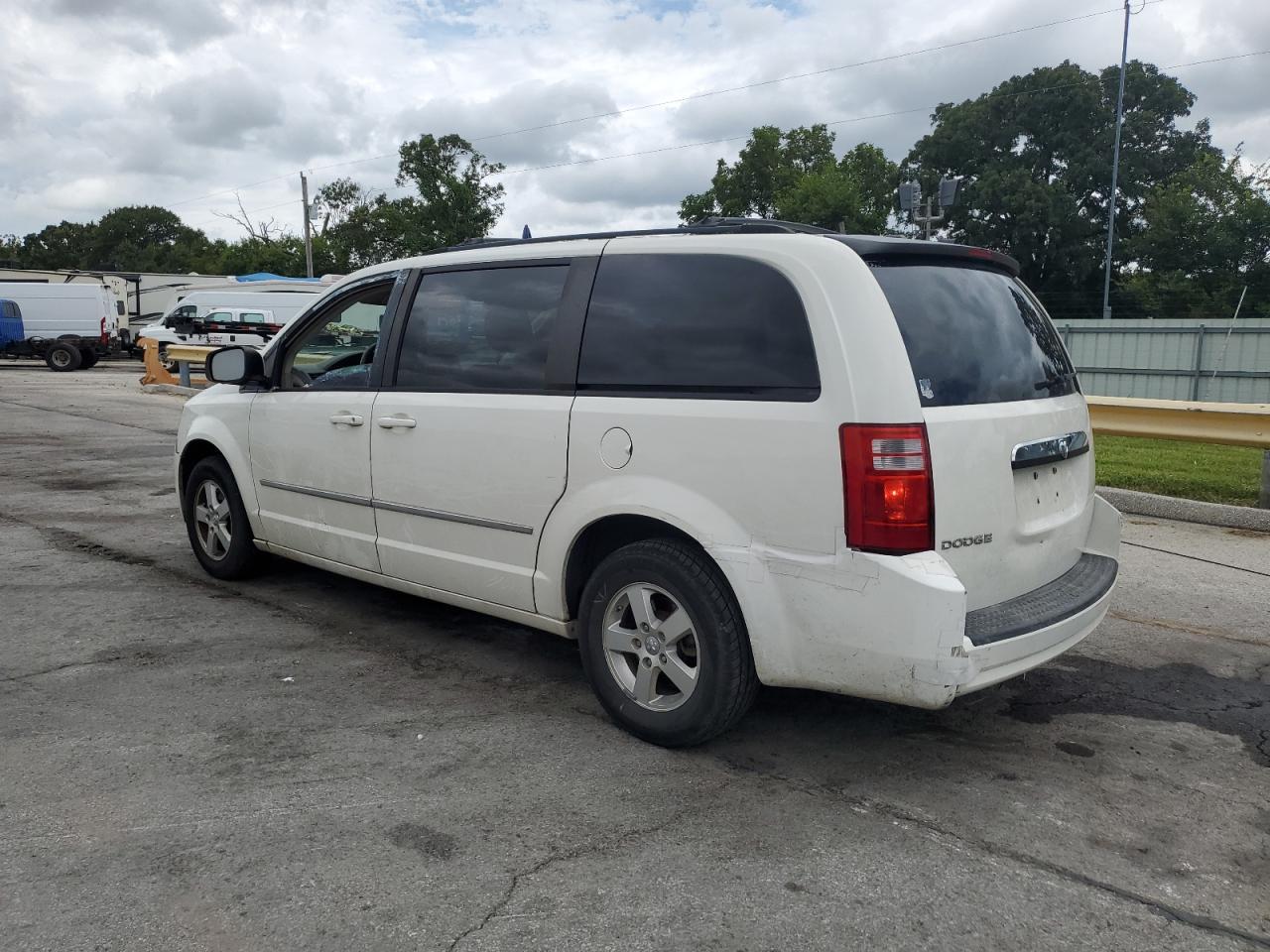 2010 Dodge Grand Caravan Sxt - Image 2