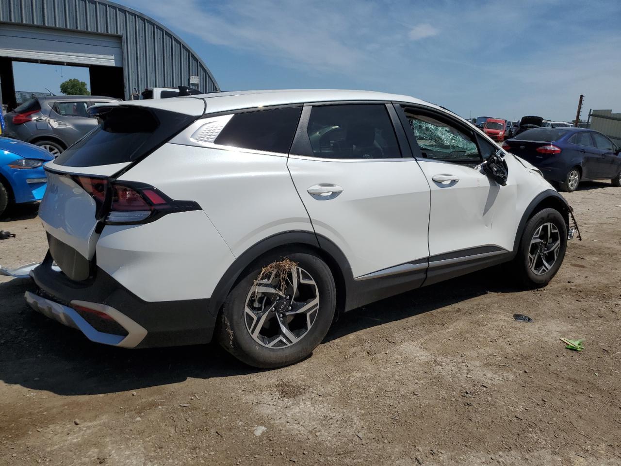 2024 Kia Sportage Lx - Image 3