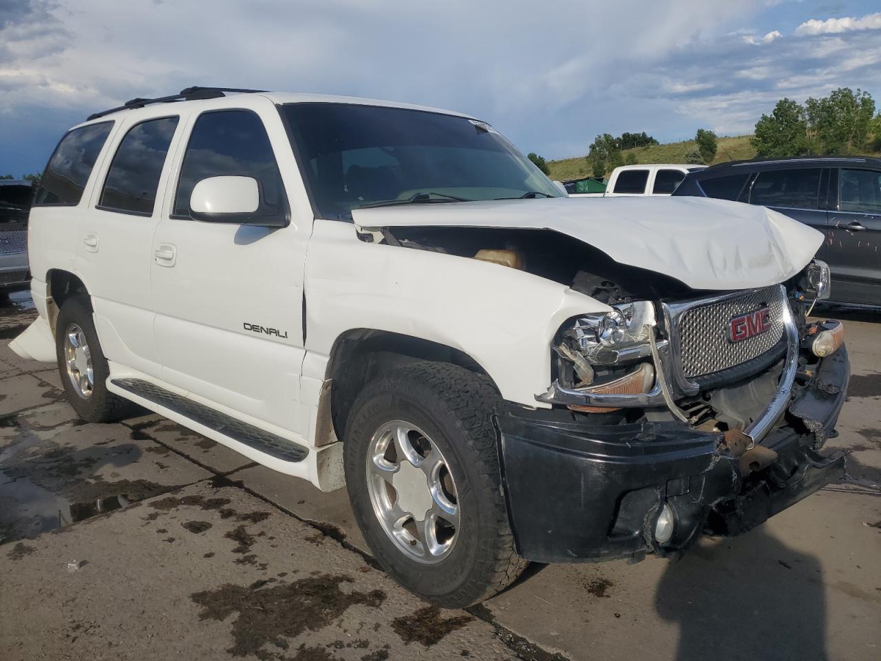 2001 GMC Denali - Image 4