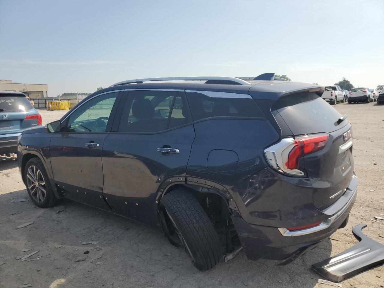2018 GMC Terrain Denali - Image 2