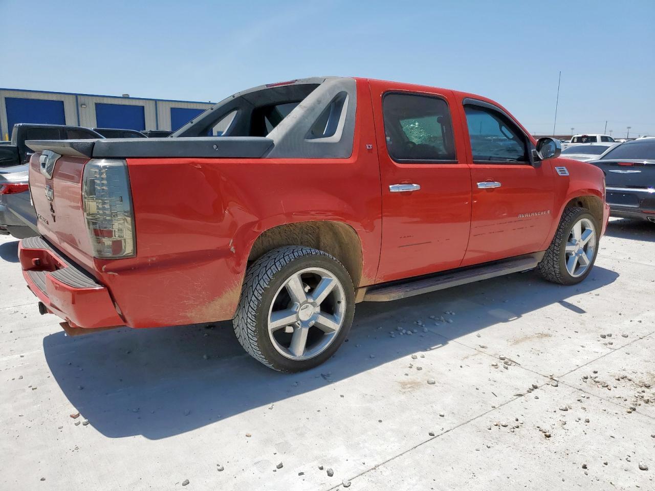 2008 Chevrolet Avalanche C1500 - Image 3
