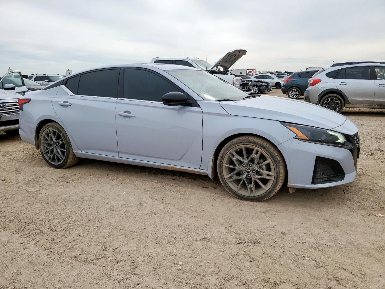 2023 Nissan Altima Sr - Фото 4