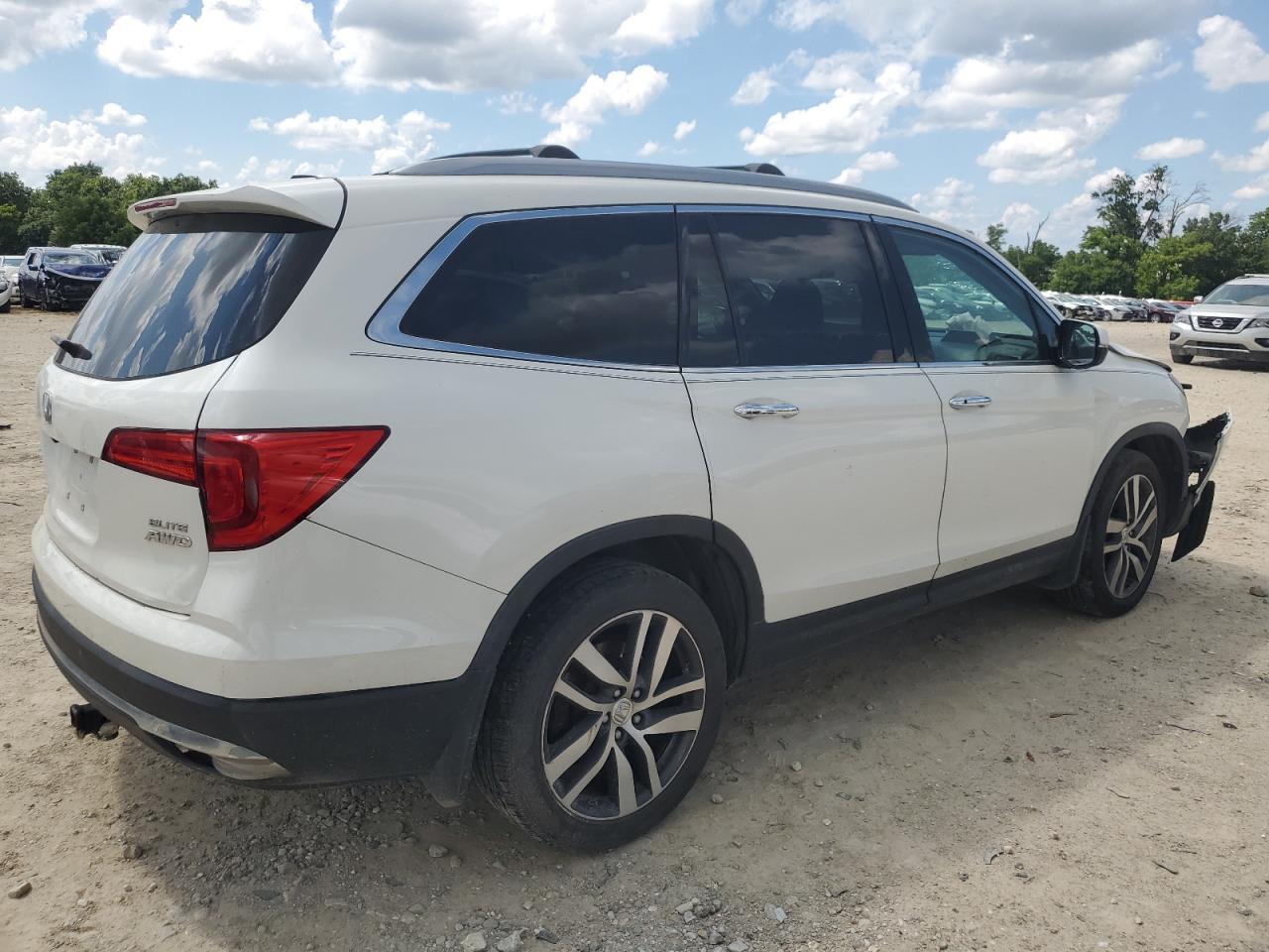 2017 Honda Pilot Elite - Image 3