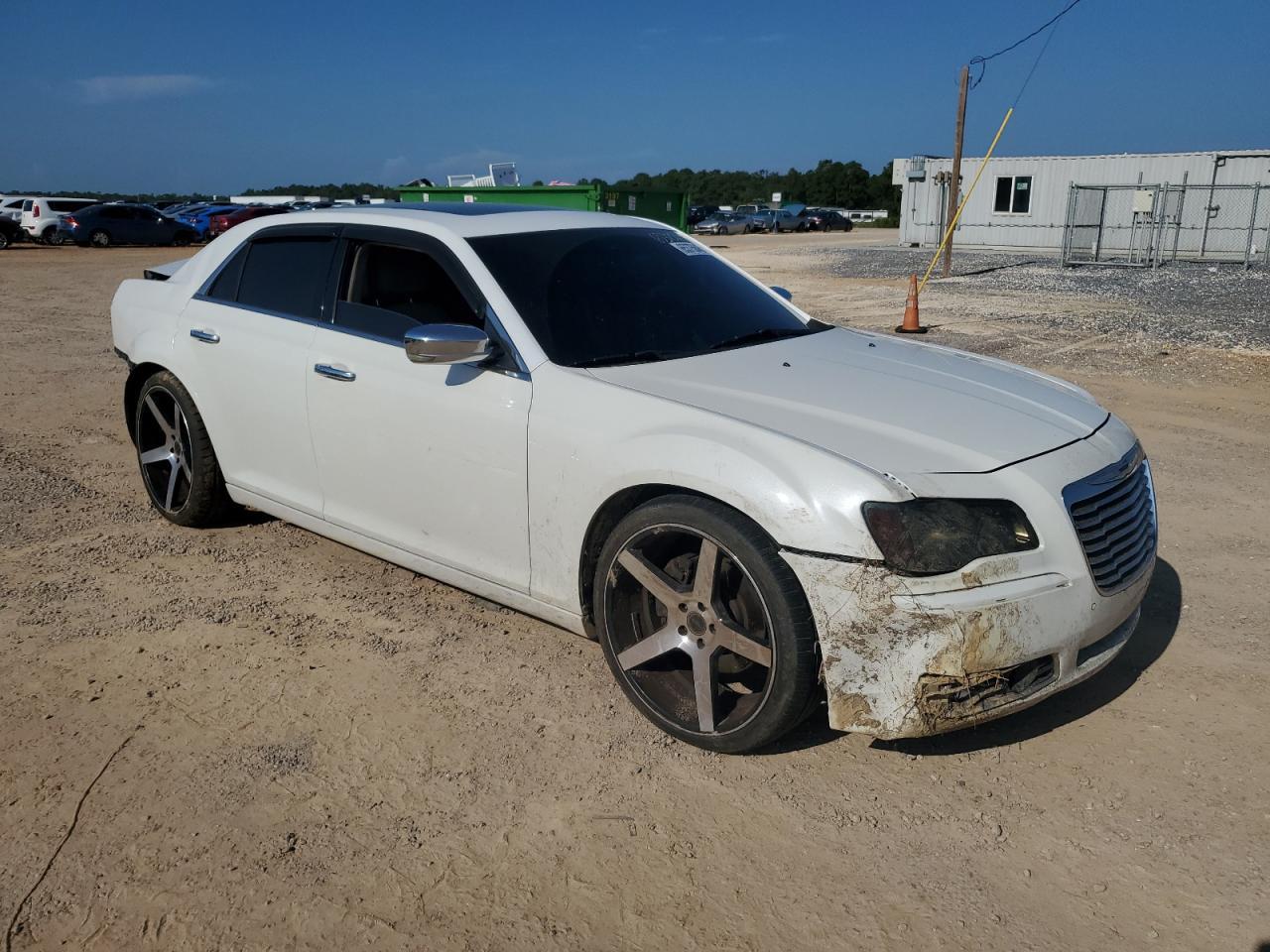 2011 Chrysler 300C - Фото 4