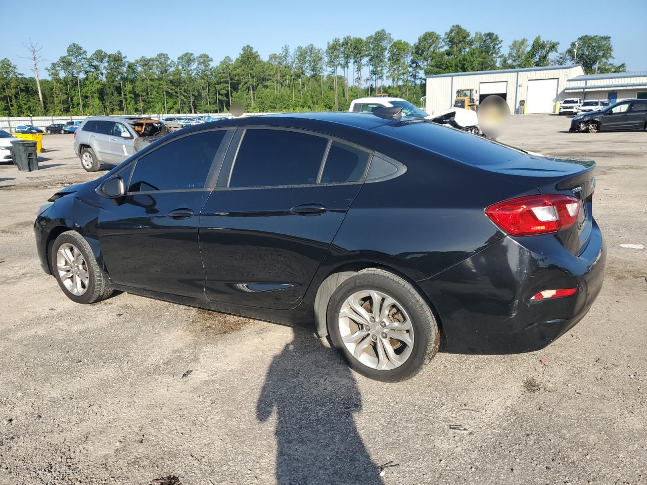 2019 Chevrolet Cruze Ls - Image 2