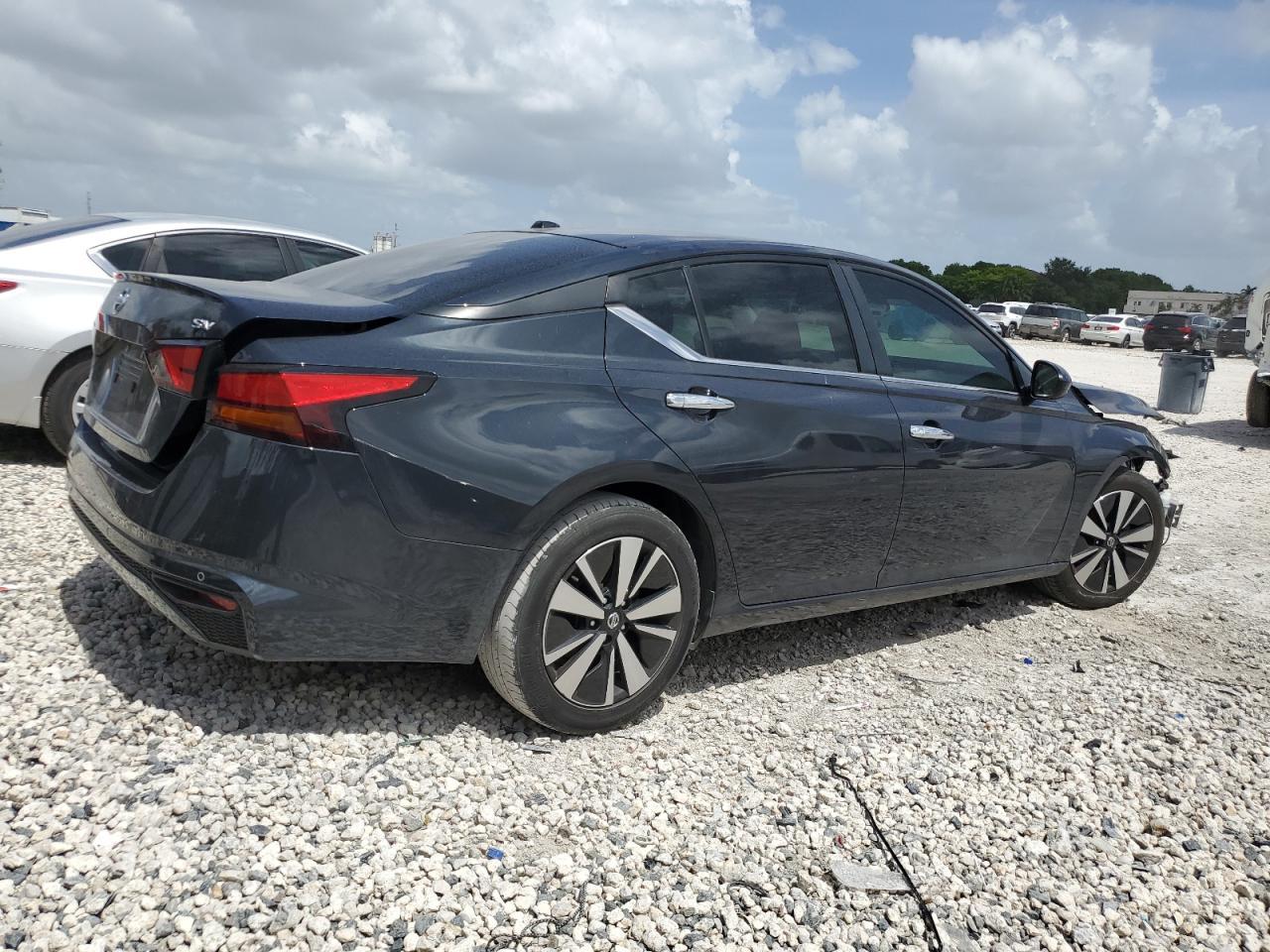 2022 Nissan Altima Sv - Фото 3