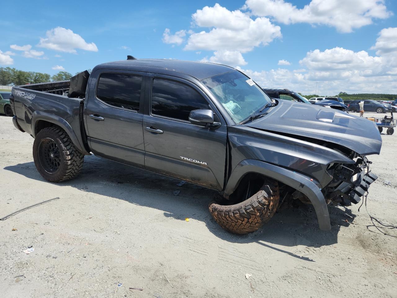 2019 Toyota Tacoma Double Cab - Image 4