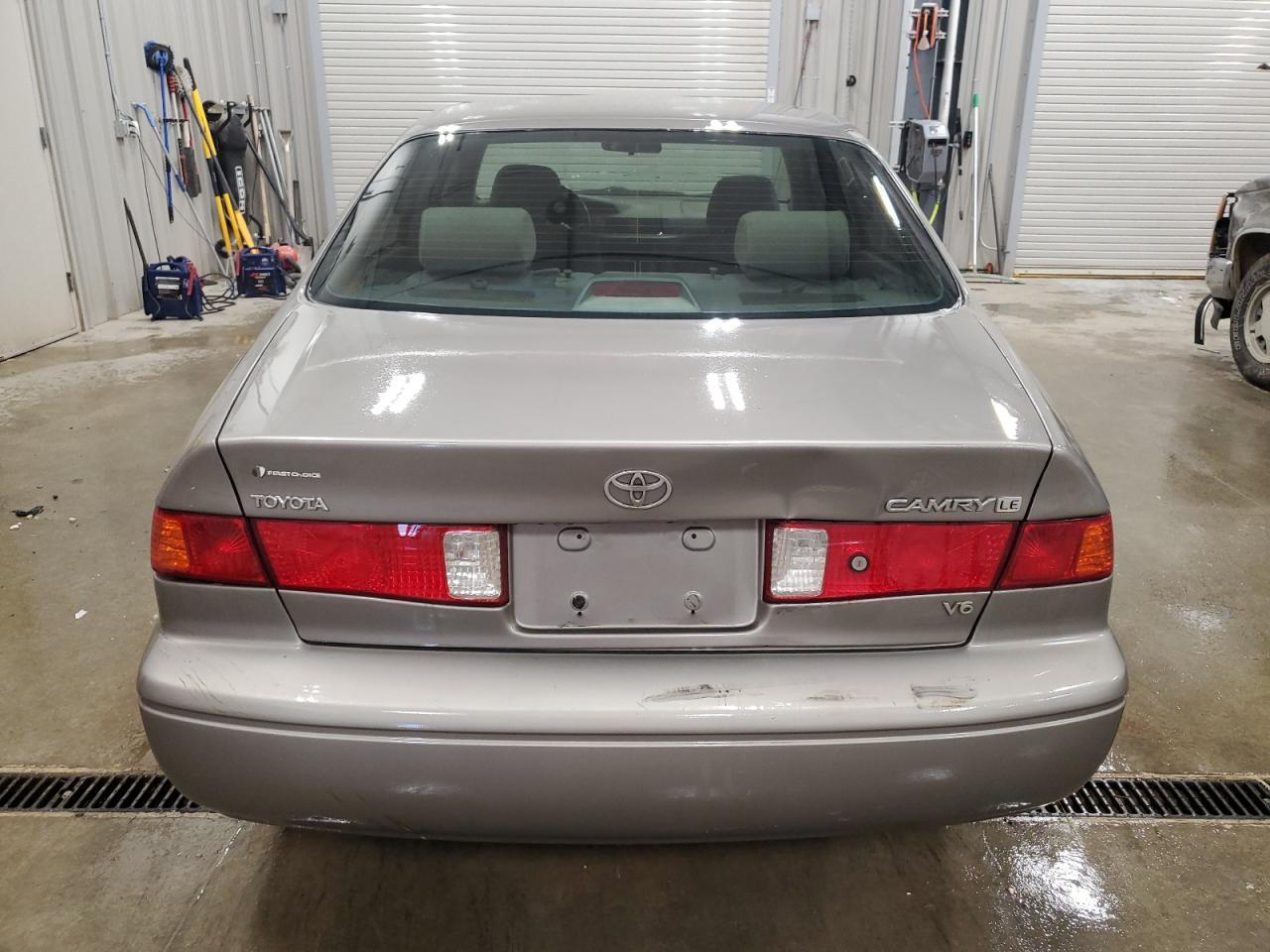 2000 Toyota Camry Le - Image 6