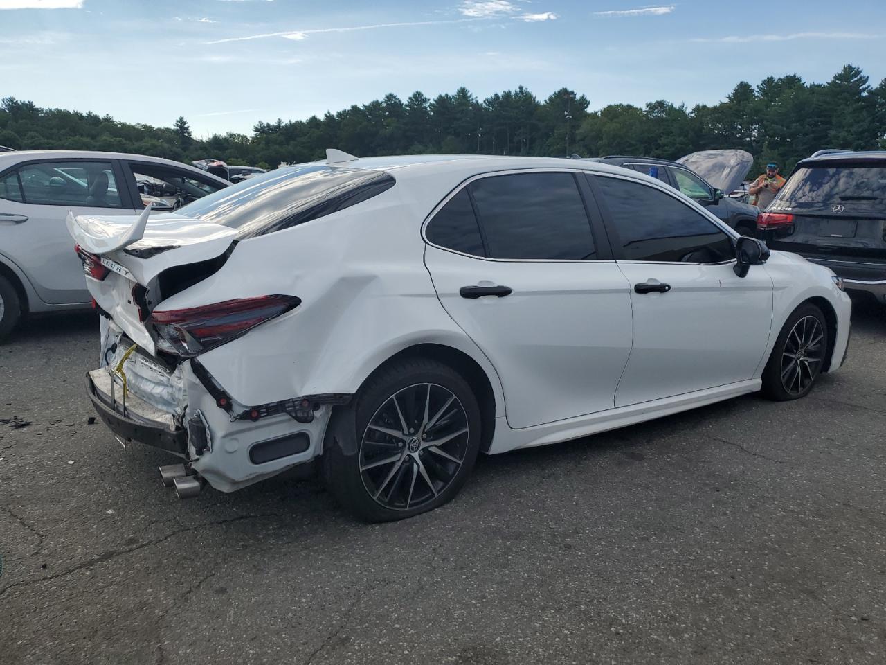 2022 Toyota Camry Se - Image 3