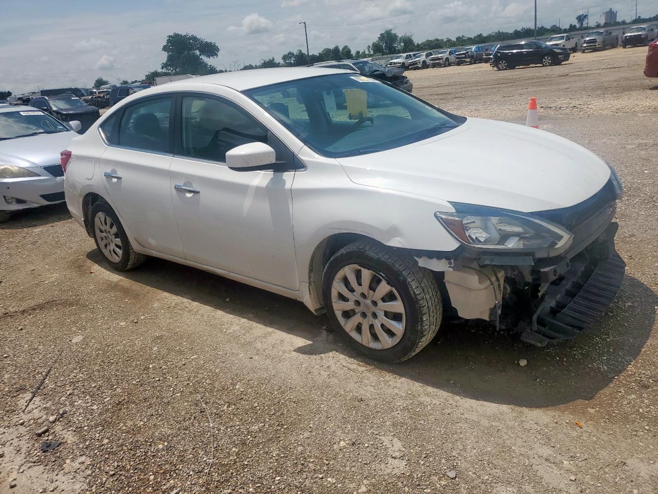 2018 Nissan Sentra S - Фото 4