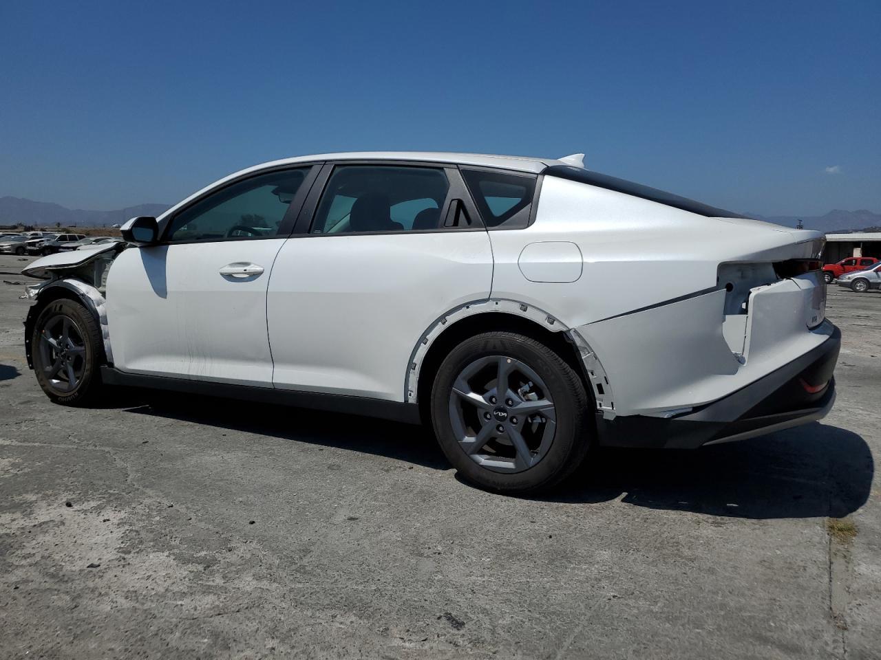 2025 Kia K4 Lx - Фото 2