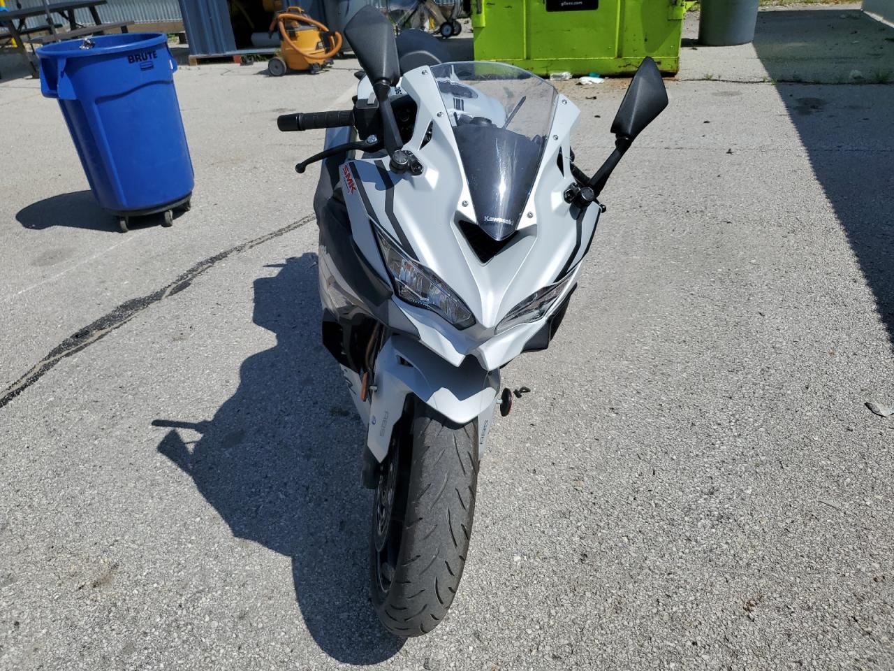 2025 Kawasaki Zx400 S - Image 2