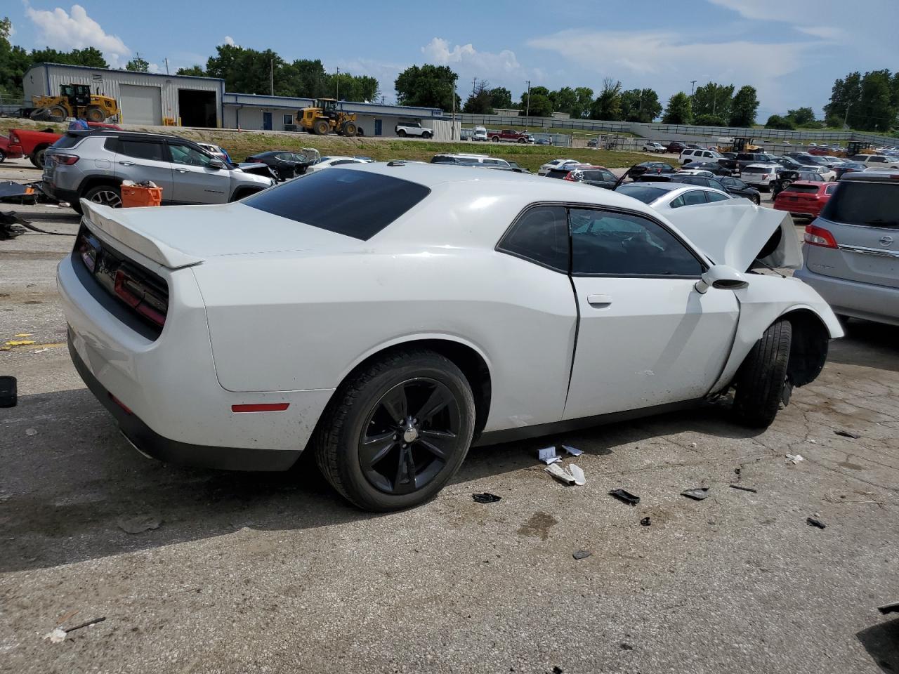 2021 Dodge Challenger Sxt - Фото 3