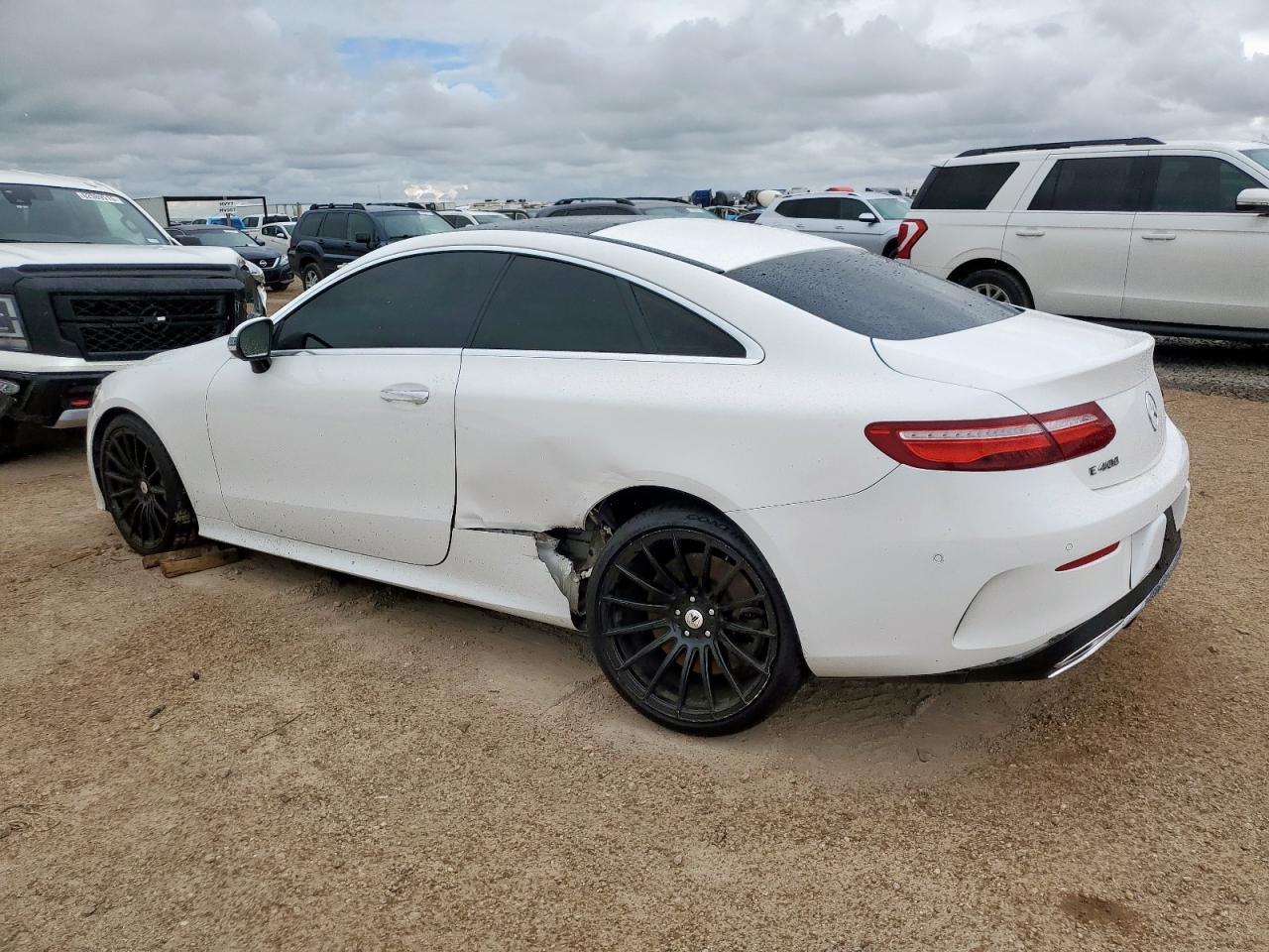 2018 Mercedes-Benz E 400 4Matic - Фото 2
