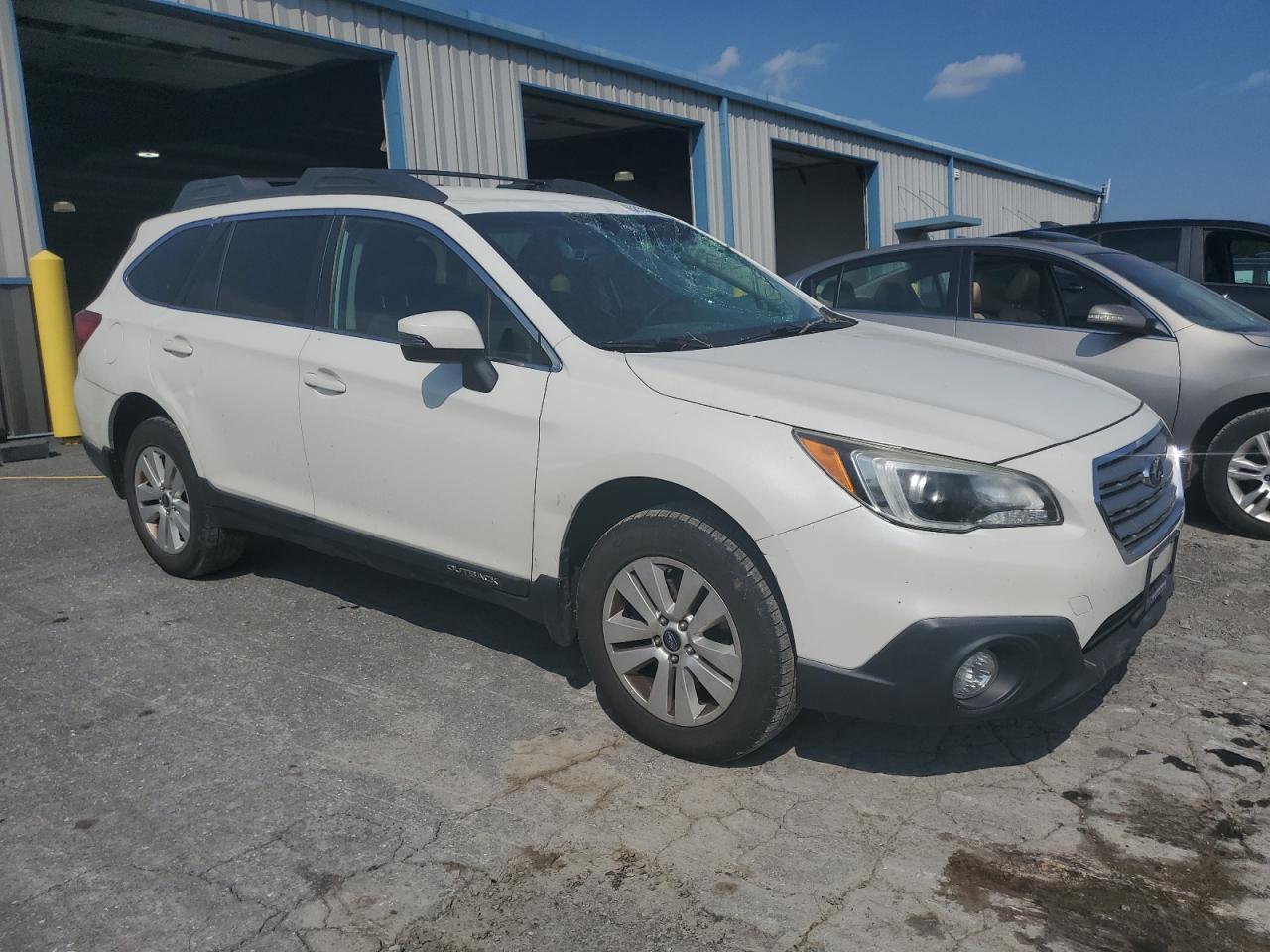 2016 Subaru Outback 2.5I Premium - Image 4