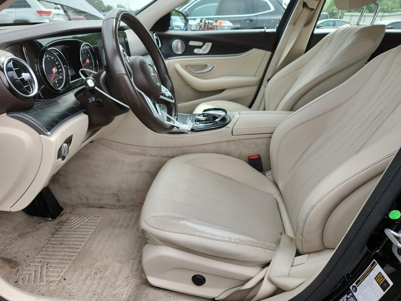2019 Mercedes-Benz E 300 4Matic - Image 7