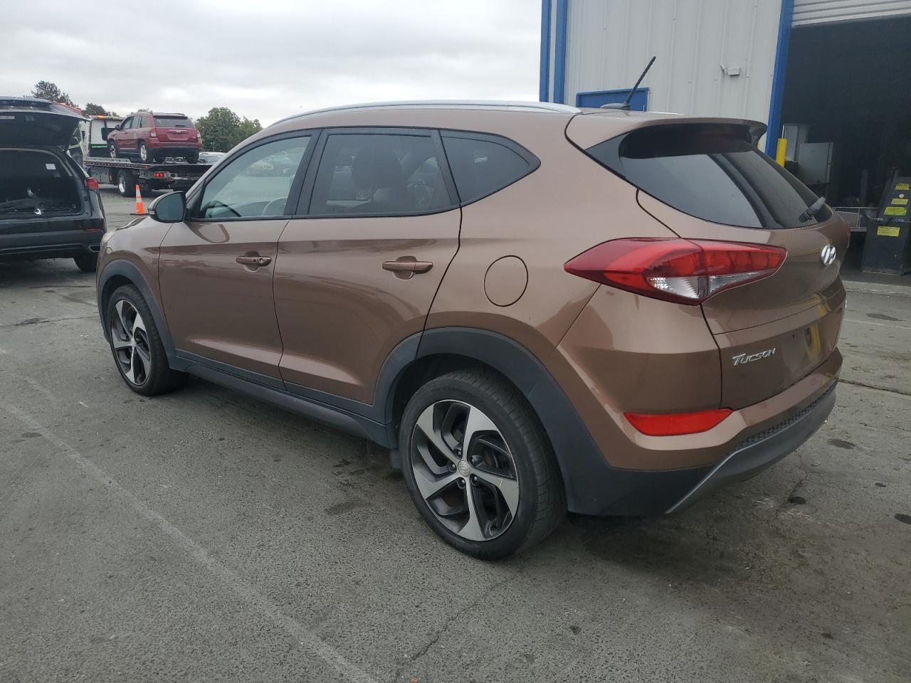 2016 Hyundai Tucson Limited - Image 2