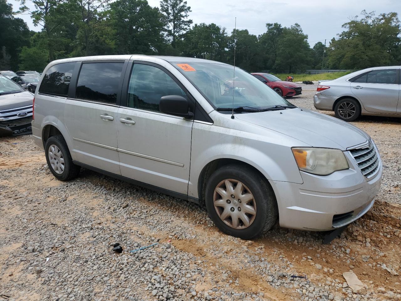 2010 Chrysler Town & Country Lx - Фото 4