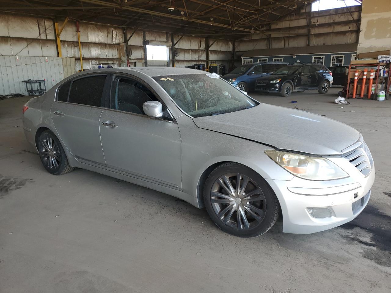 2010 Hyundai Genesis 4.6L - Фото 4