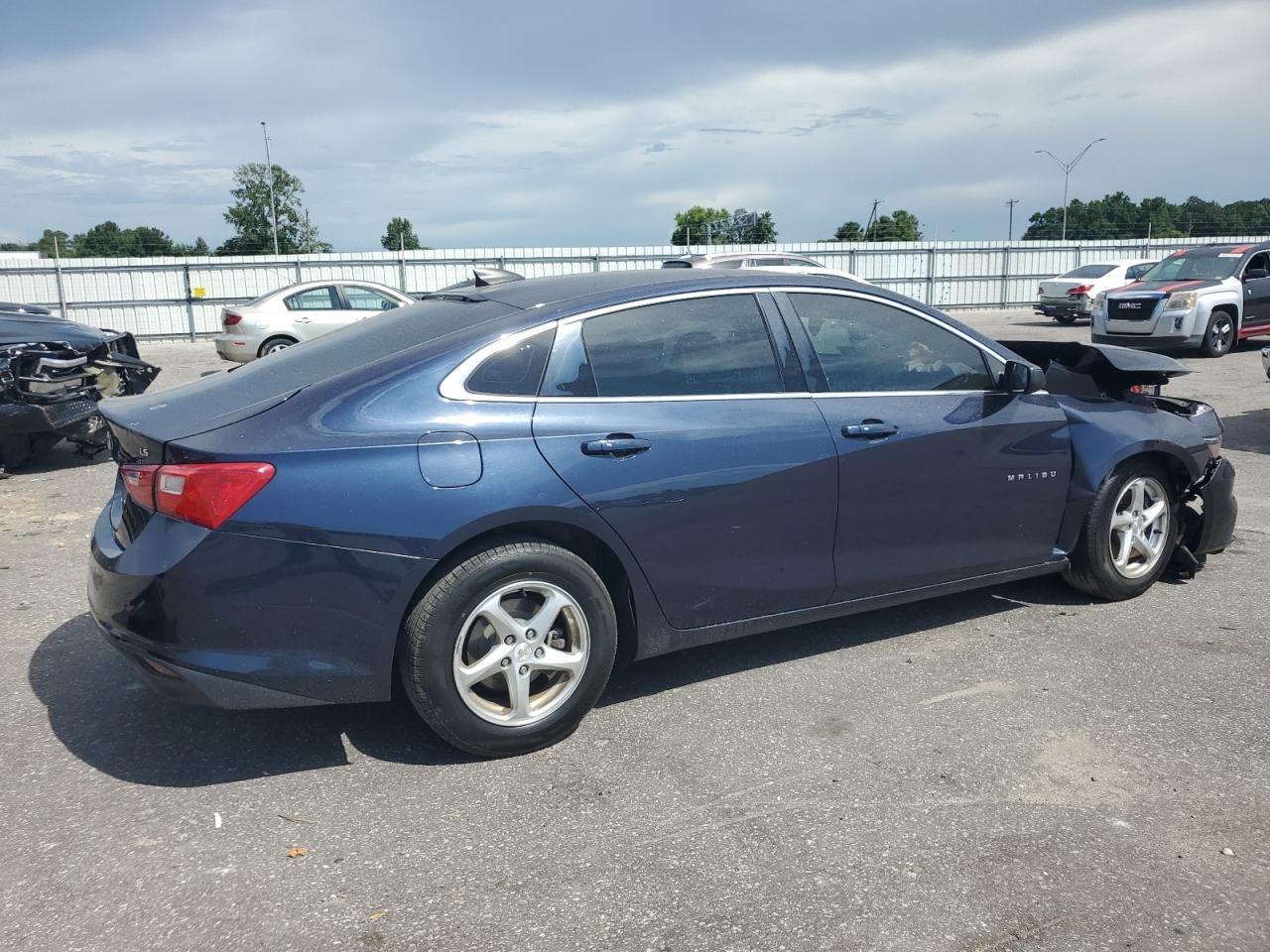 2016 Chevrolet Malibu Ls - Фото 3