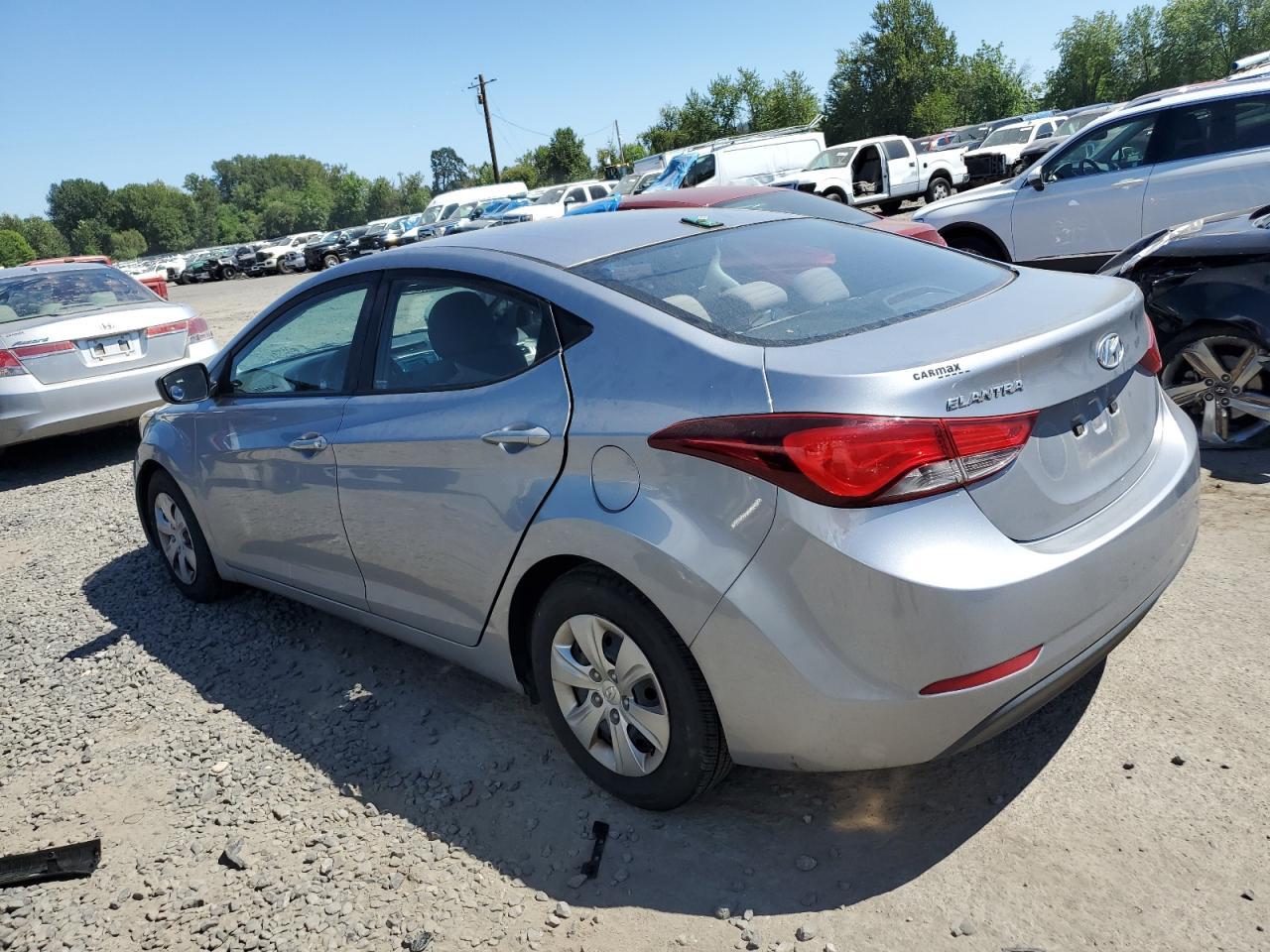 2016 Hyundai Elantra Se - Фото 2