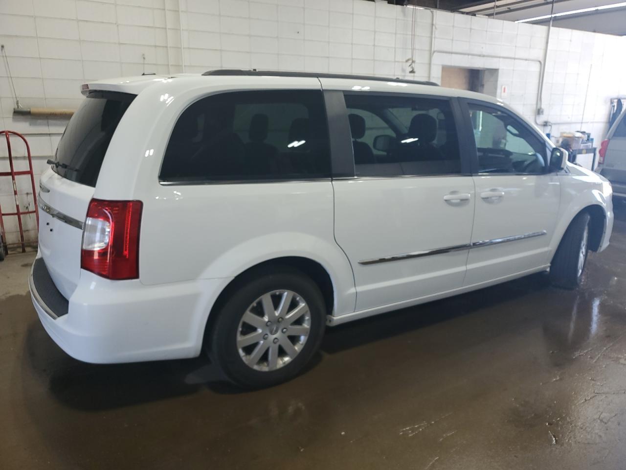 2014 Chrysler Town & Country Touring - Фото 3