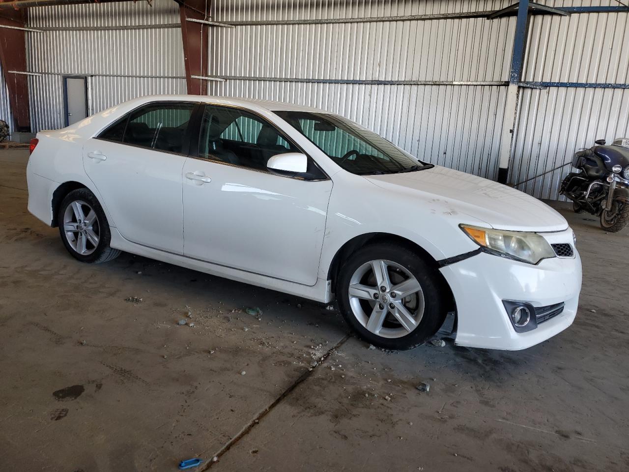2014 Toyota Camry L - Фото 4