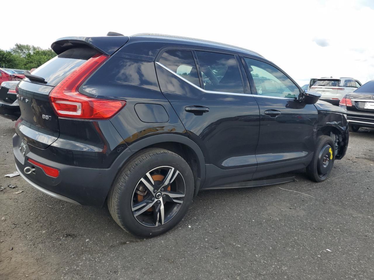 2023 Volvo Xc40 Plus - Фото 3
