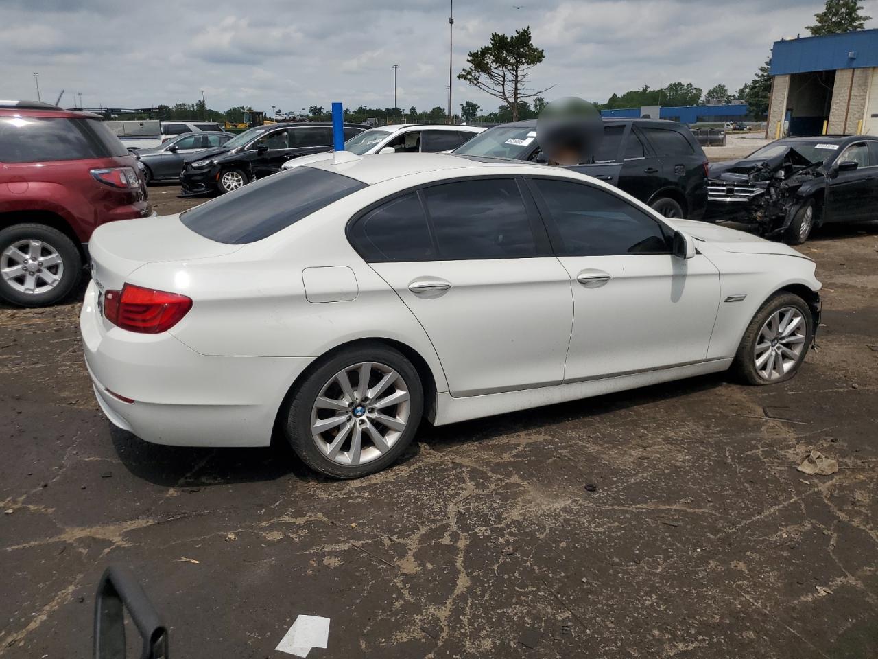 2011 BMW 528 I - Фото 3