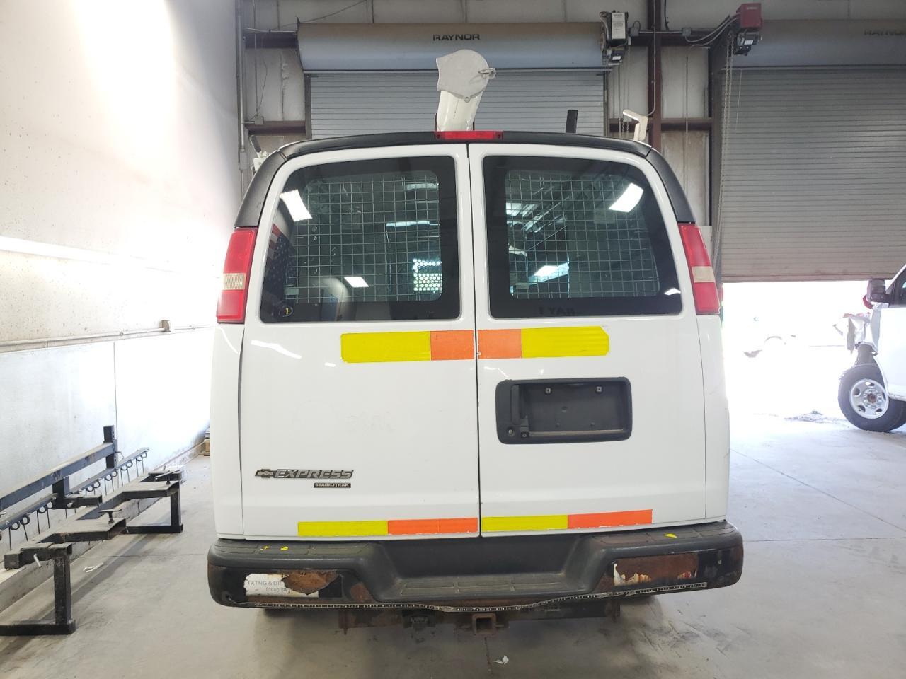 2013 Chevrolet Express G2500 - Фото 6