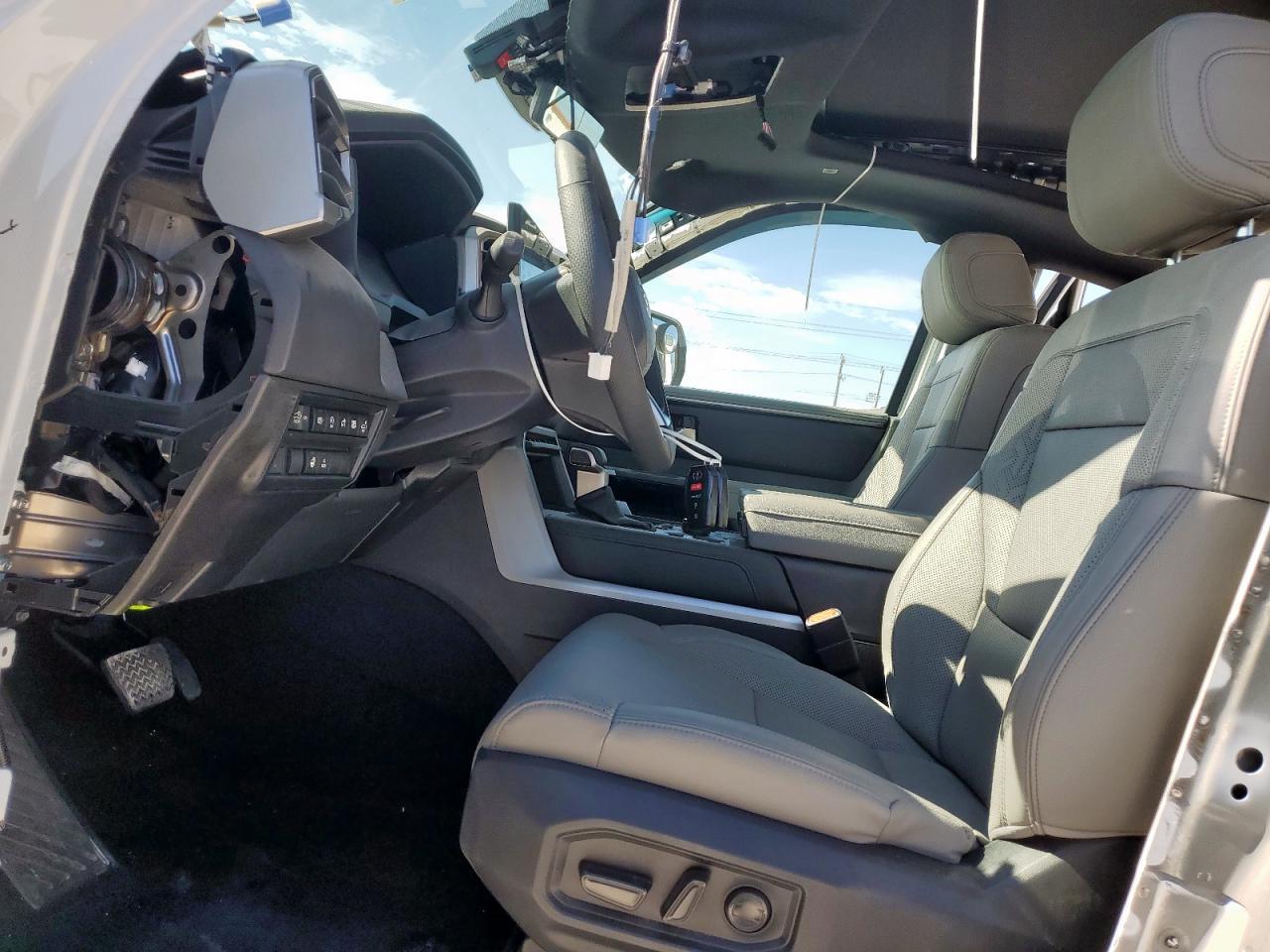 2025 Toyota Tundra Crewmax Limited - Фото 7