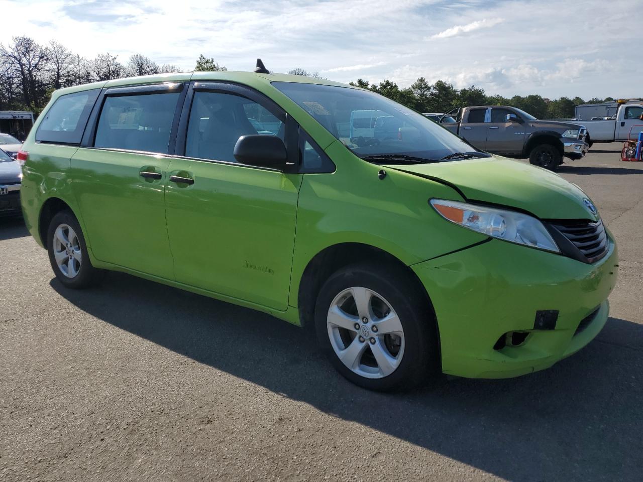 2014 Toyota Sienna - Фото 4