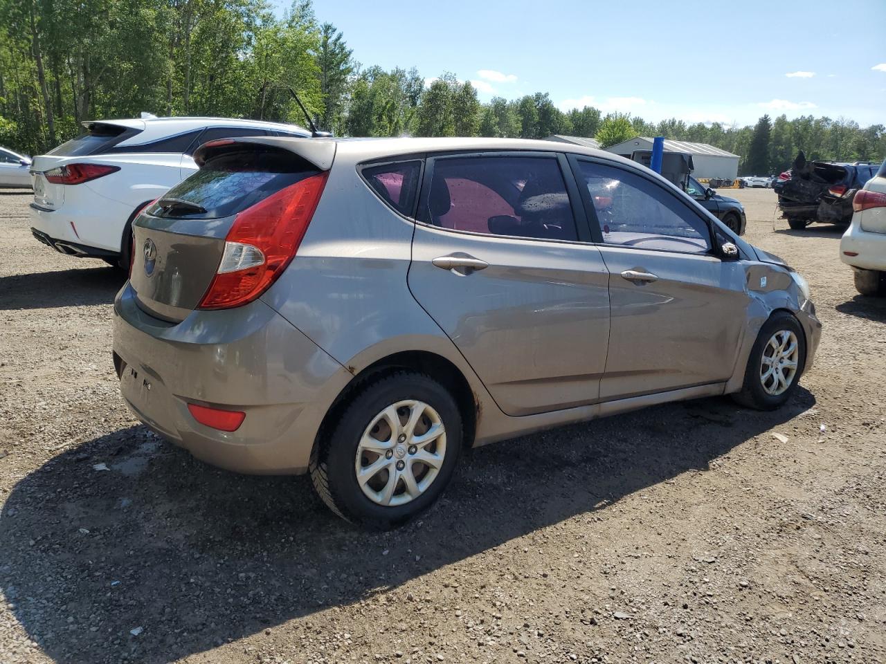 2013 Hyundai Accent Gls - Фото 3