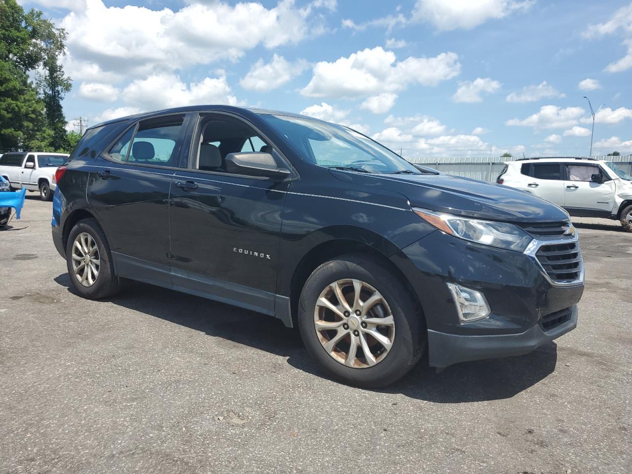 2018 Chevrolet Equinox Ls - Фото 4
