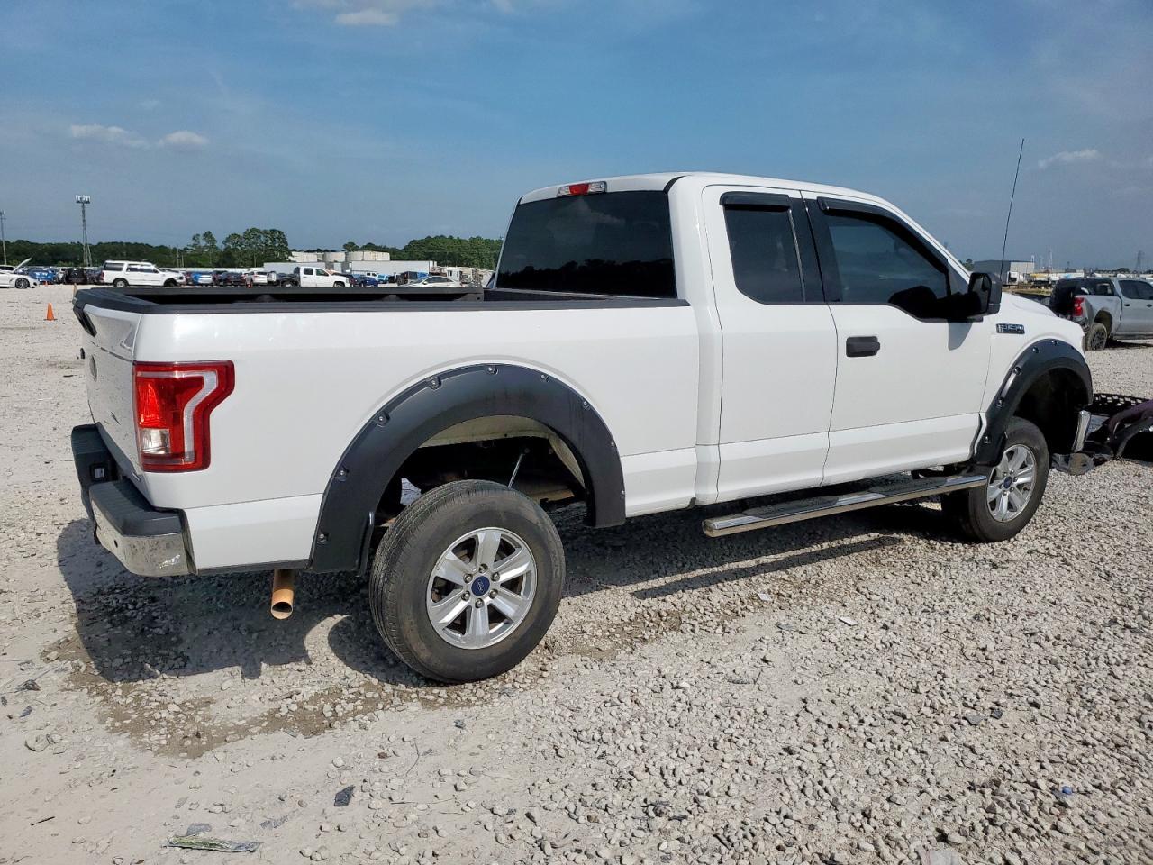 2015 Ford F150 Super Cab - Image 3