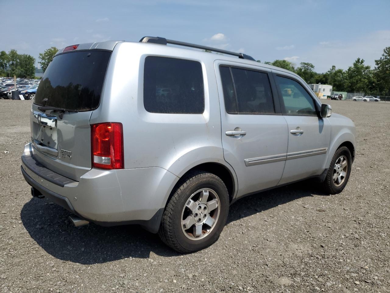 2011 Honda Pilot Touring - Image 3